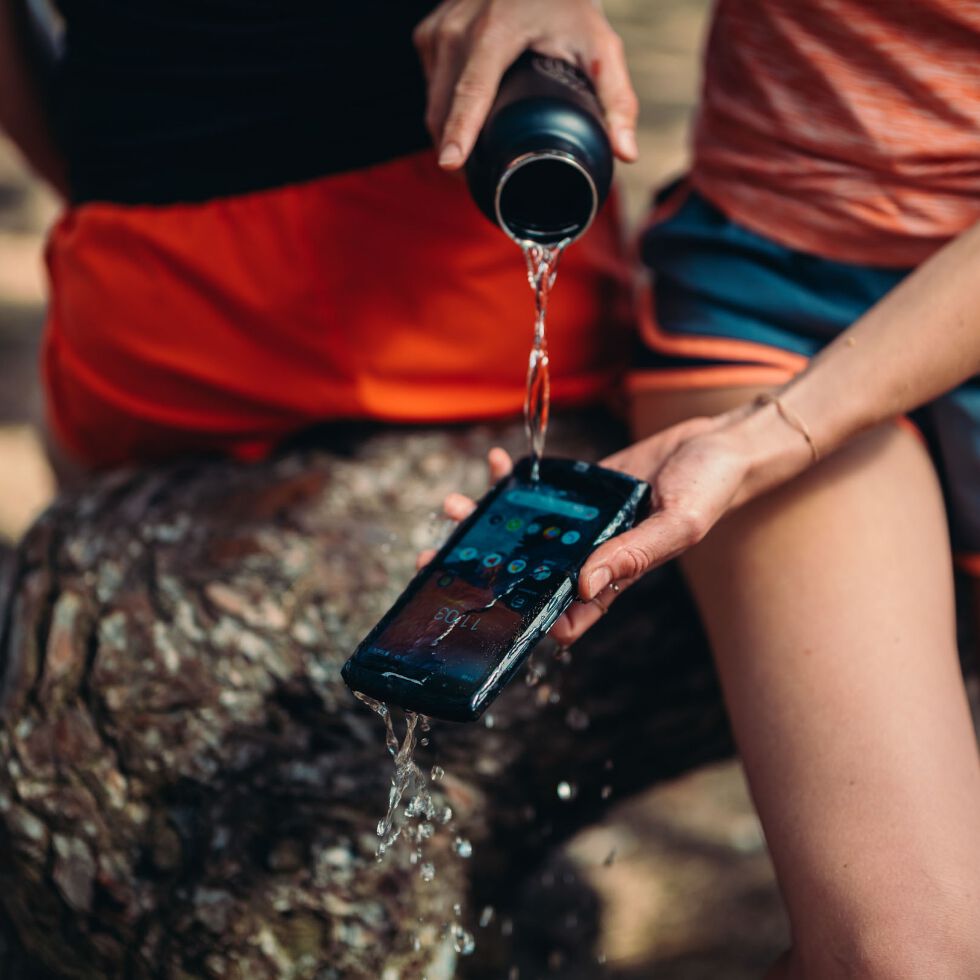 Smartphone : Comment vérifier que son téléphone est protégé contre l'eau